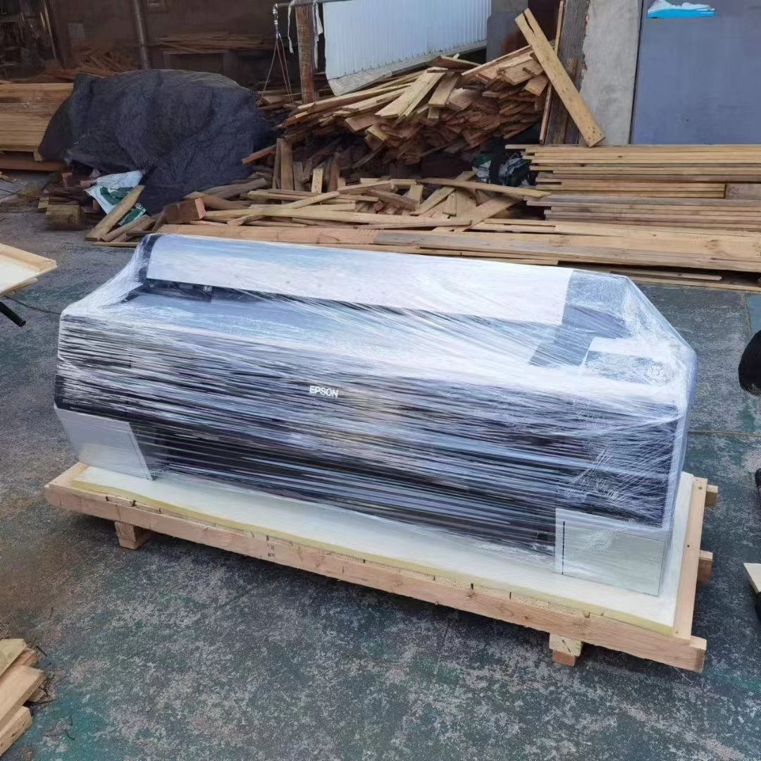 大幅面菲林打印機(jī)打包發(fā)貨，遠(yuǎn)程安裝