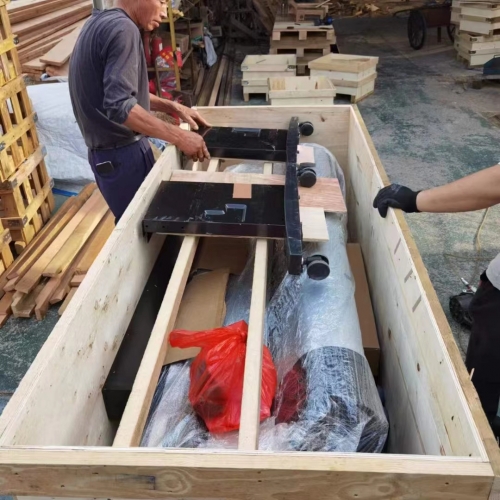 大幅面菲林打印機(jī)發(fā)往山東裝貨現(xiàn)場(chǎng)