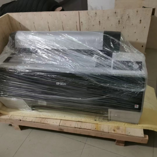 再來(lái)一臺(tái)菲林打印機(jī)打包發(fā)貨，遠(yuǎn)程安裝